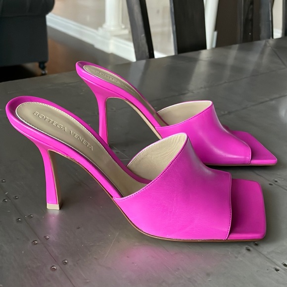 Bottega Veneta Shoes - Bottega veneta pink leather nappa hollyhock pink sandal lounge sz 39